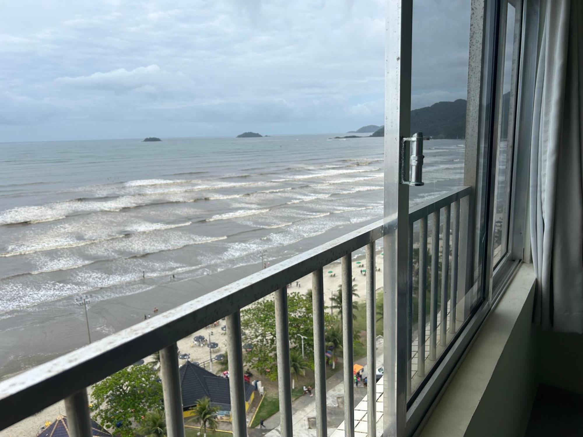 Apto Em Frente Ao Mar Predio Redondo Linda Vista Peruibe Luaran gambar